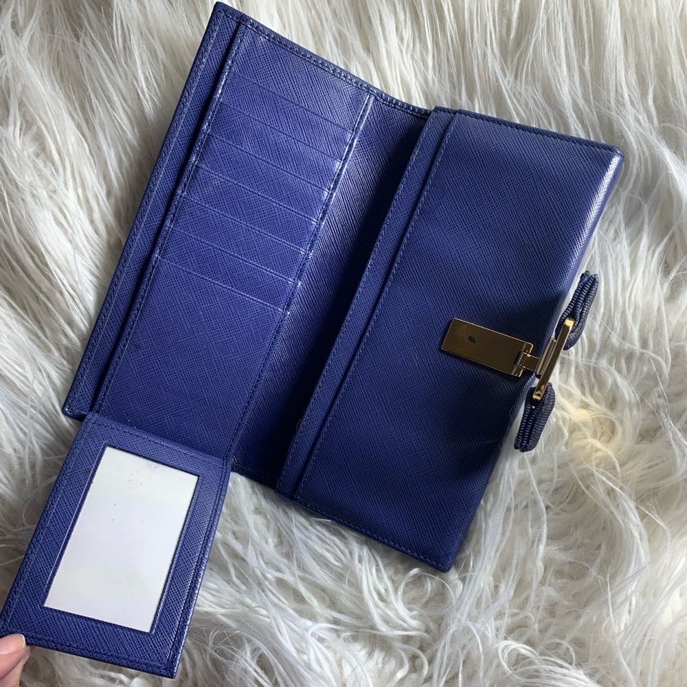 Salvatore Ferragamo leather bifold wallet - Picture 8 of 16